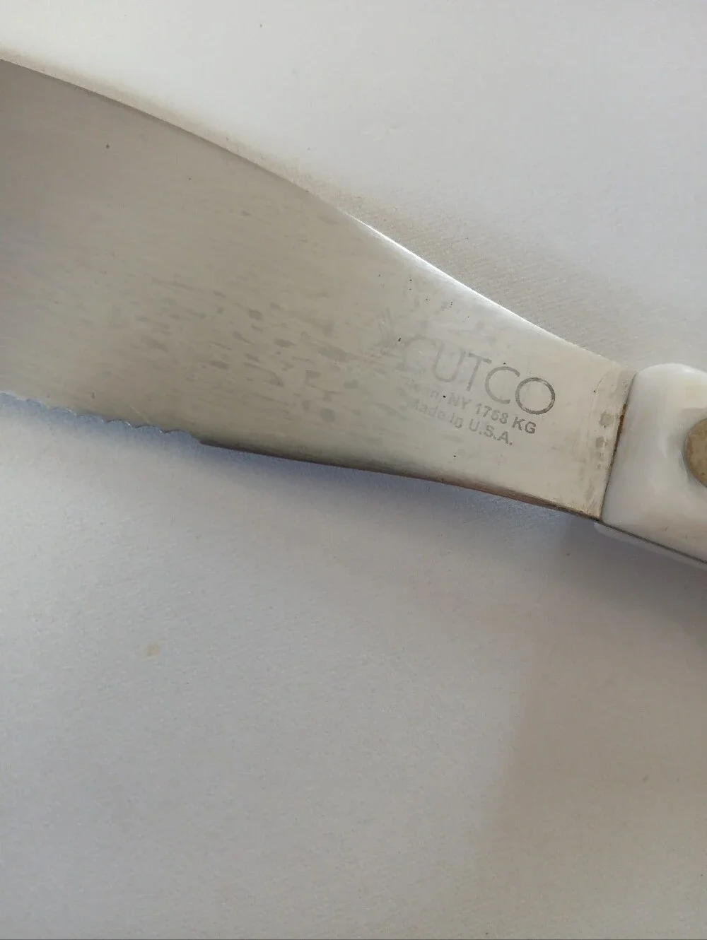 Cutco 1768 KG Spatula Spreader With White Pearl Colored Handle